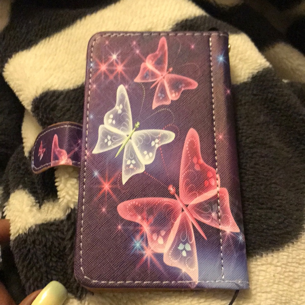 Phone case - Picture 4 of 4